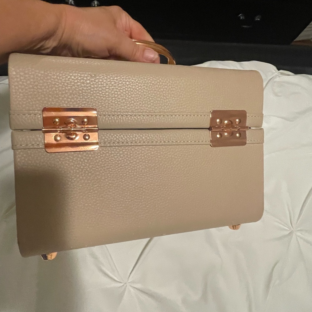 Makeup Case - image 5